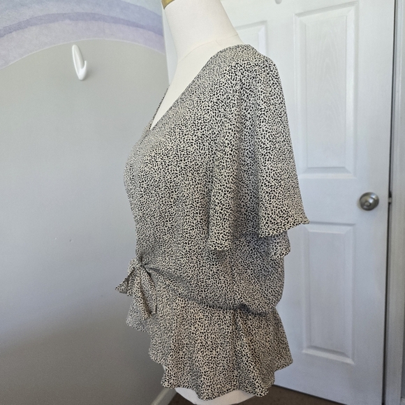 Sienna Sky | Large | Tie Front V-Neck Animal Print Blouse - Picture 5 of 9